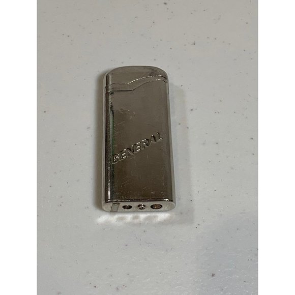 Vintage GENERAL Wind Proof System Lighter - Picture 1 of 4